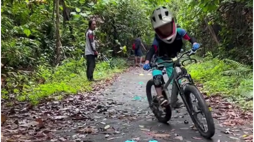 How to do basic cornering with junior mountain bikers?